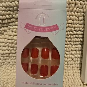 Red Press-On Nails - Natural Finish